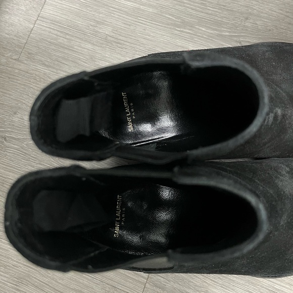 Saint Laurent Wyatt Chelsea Boots. Size 41 $1190 - Picture 12 of 13